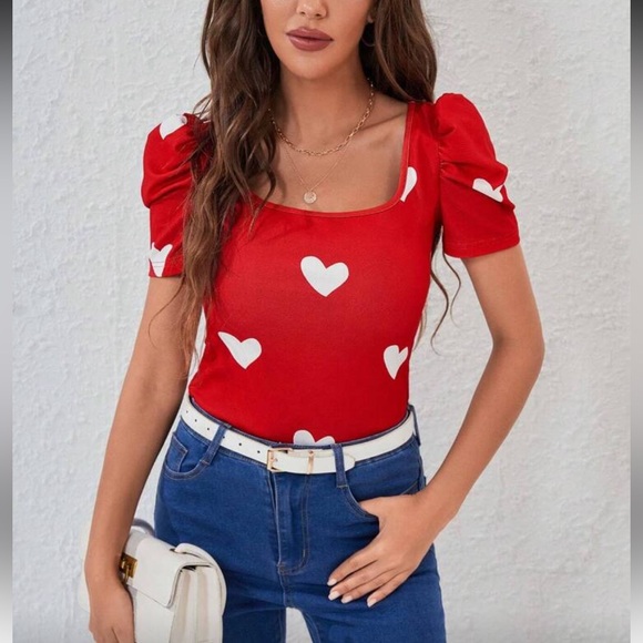 Red Heart Print Women's Top - Picture 4 of 5